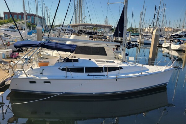 33ft Hunter Yacht For Sale