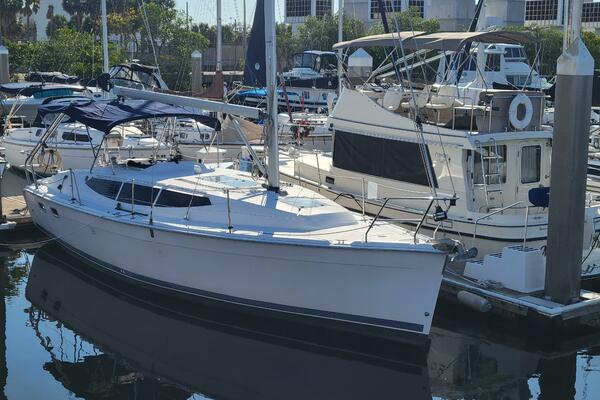 33ft Hunter Yacht For Sale