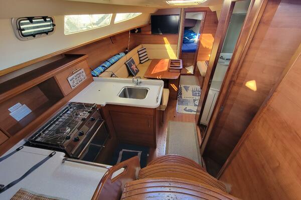33ft Hunter Yacht For Sale