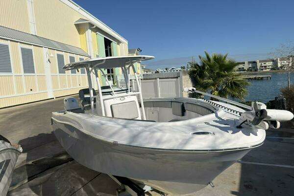 Photo of the 2021 Aquasport 2500 Center Console "NautiGator"