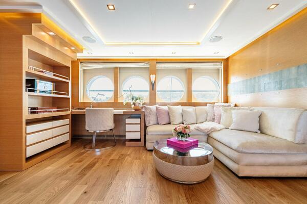 DB9 171ft Palmer Johnson