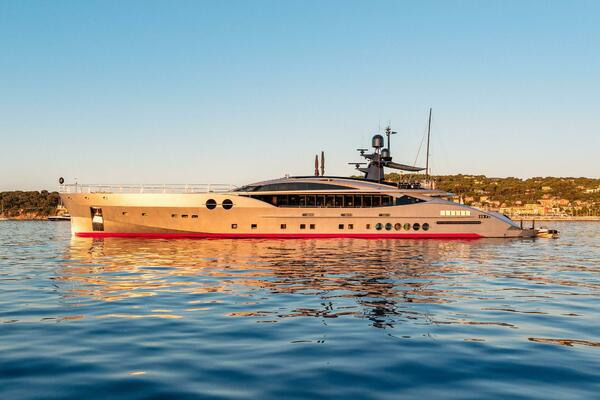 DB9 171ft Palmer Johnson