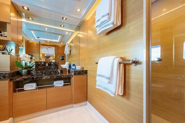 DB9 171ft Palmer Johnson