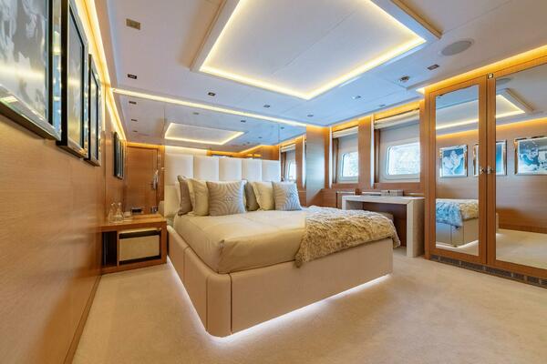 DB9 171ft Palmer Johnson