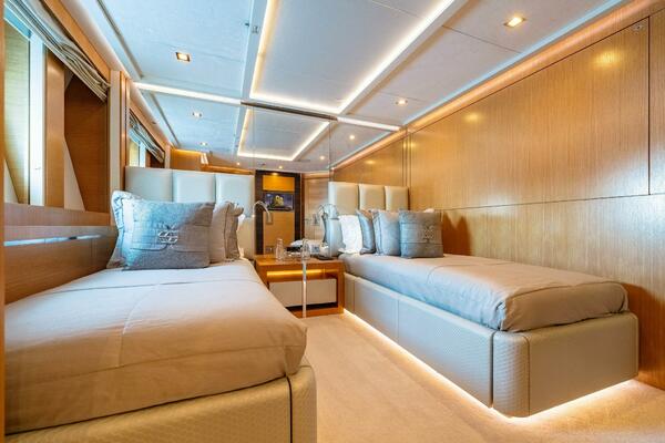 DB9 171ft Palmer Johnson