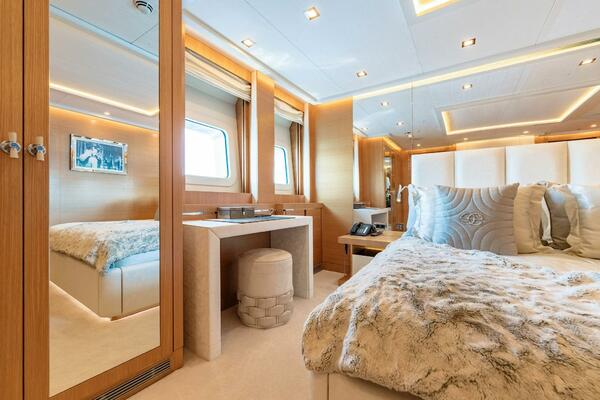 DB9 171ft Palmer Johnson