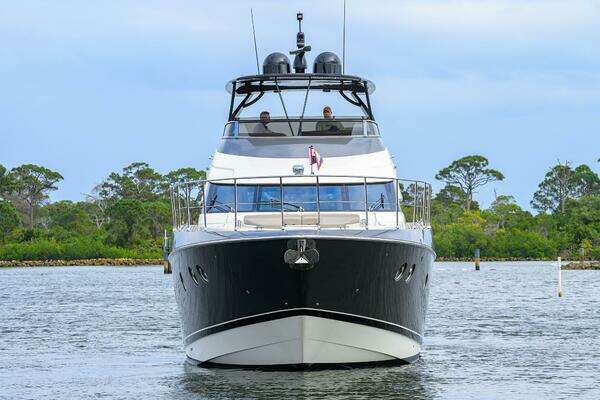 Marquis 660 Sport Yacht Yacht For Sale