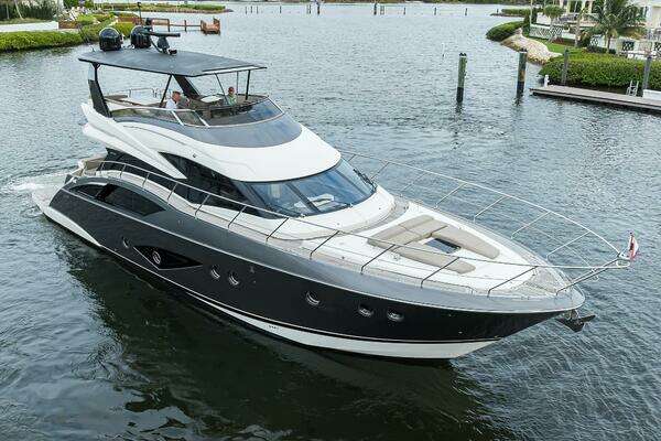 Marquis 660 Sport Yacht Yacht For Sale