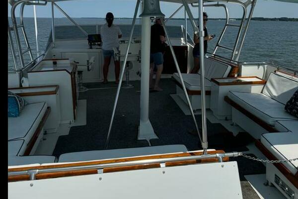 Summertime Lady 70ft Hatteras Yacht For Sale