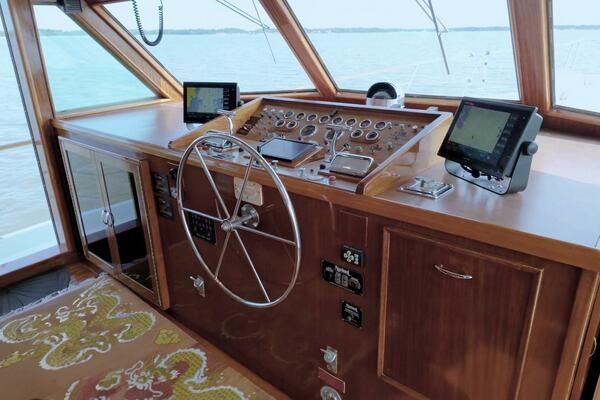 Summertime Lady 70ft Hatteras Yacht For Sale