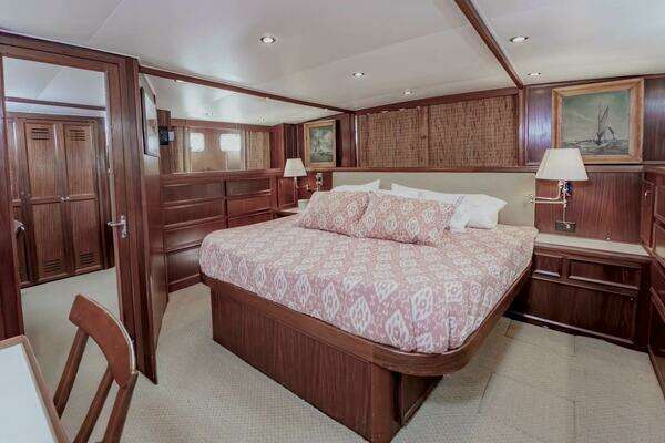 Hatteras Motoryacht Yacht For Sale