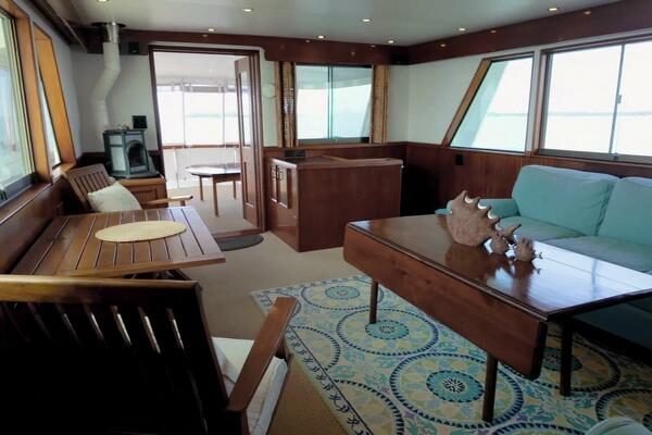 Summertime Lady 70ft Hatteras Yacht For Sale