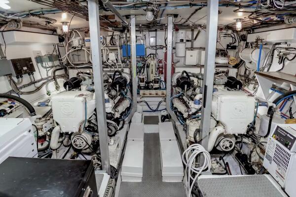 Summertime Lady 70ft Hatteras Yacht For Sale