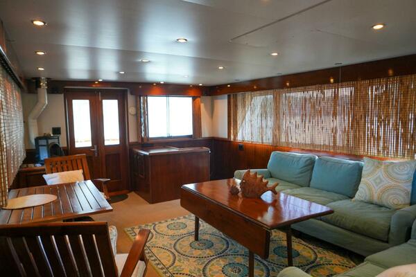 Summertime Lady 70ft Hatteras Yacht For Sale