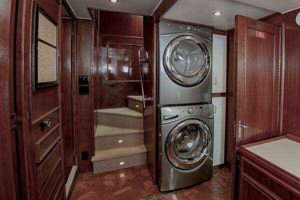 Hatteras Motoryacht Yacht For Sale