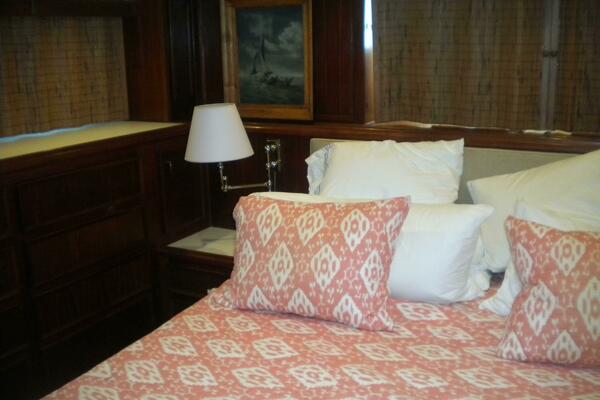 Summertime Lady 70ft Hatteras Yacht For Sale