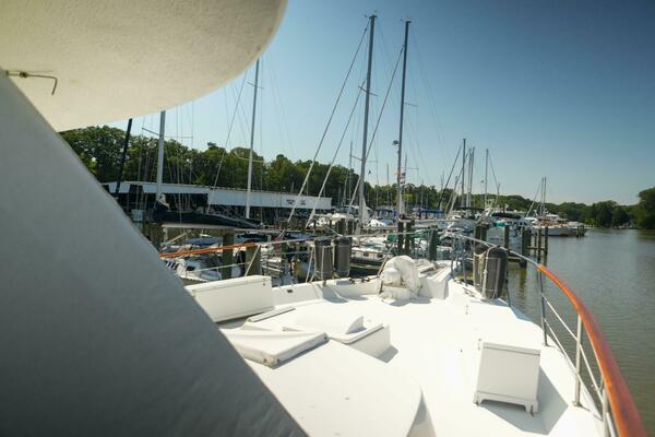 Summertime Lady 70ft Hatteras Yacht For Sale