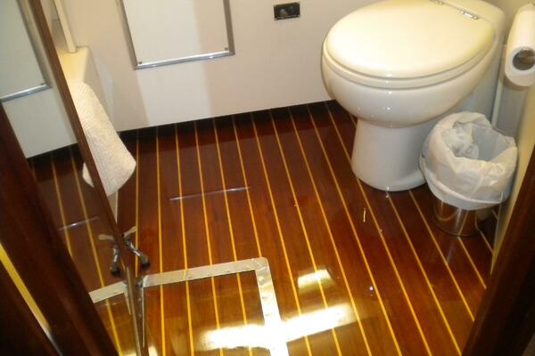 Summertime Lady 70ft Hatteras Yacht For Sale