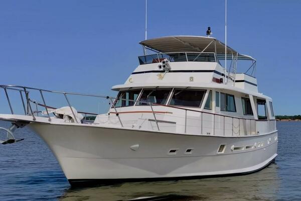 Summertime Lady 70ft Hatteras Yacht For Sale