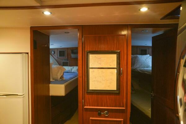 Summertime Lady 70ft Hatteras Yacht For Sale