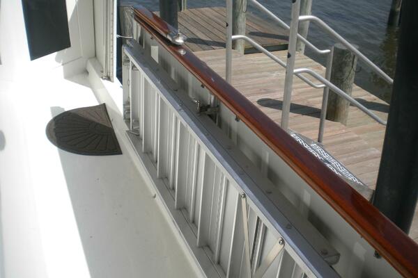 Summertime Lady 70ft Hatteras Yacht For Sale