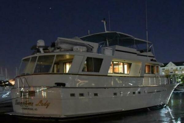 Summertime Lady 70ft Hatteras Yacht For Sale