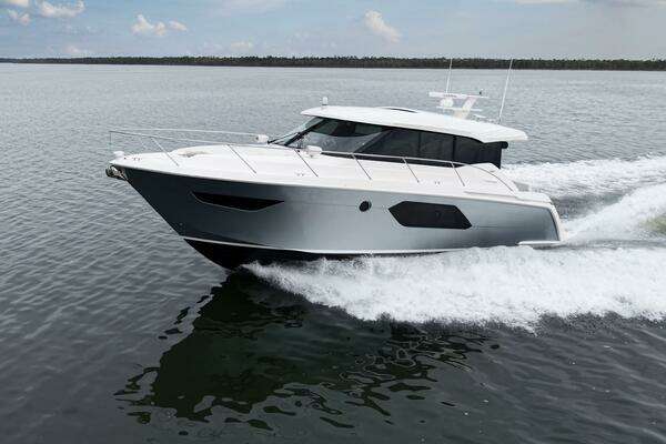 Tiara Yachts C49 Coupe Yacht For Sale