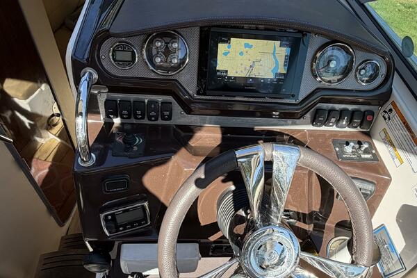 28ft Regal Yacht For Sale