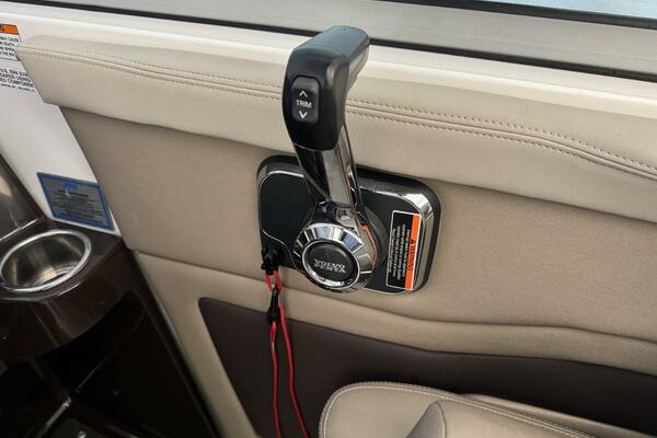 28ft Regal Yacht For Sale