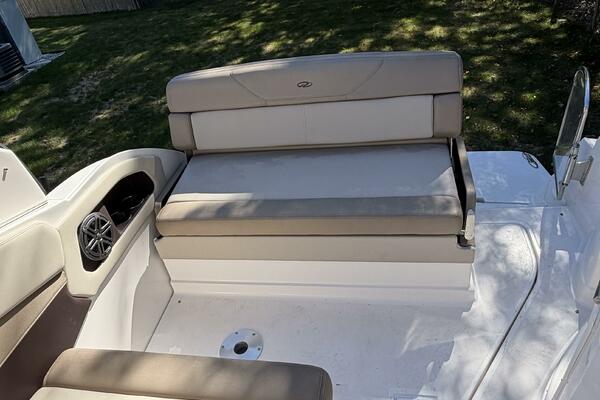 28ft Regal Yacht For Sale