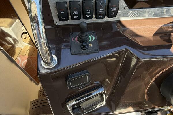 28ft Regal Yacht For Sale