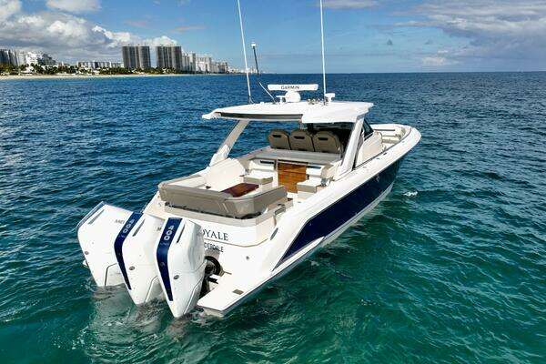 Tiara Yachts 38 LS Yacht For Sale