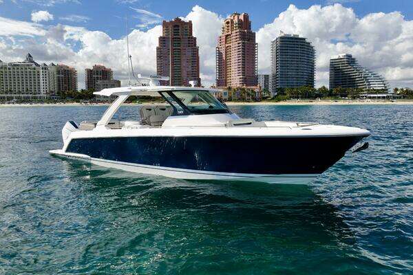 Tiara Yachts 38 LS Yacht For Sale