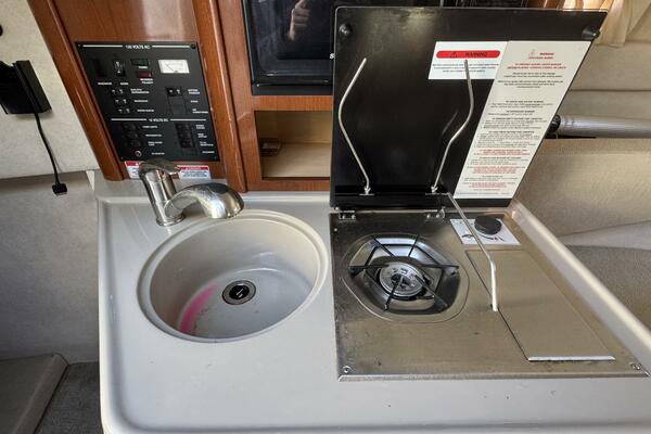 24ft Sea Ray Yacht For Sale