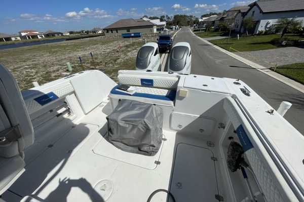 32ft Pro Line Yacht For Sale
