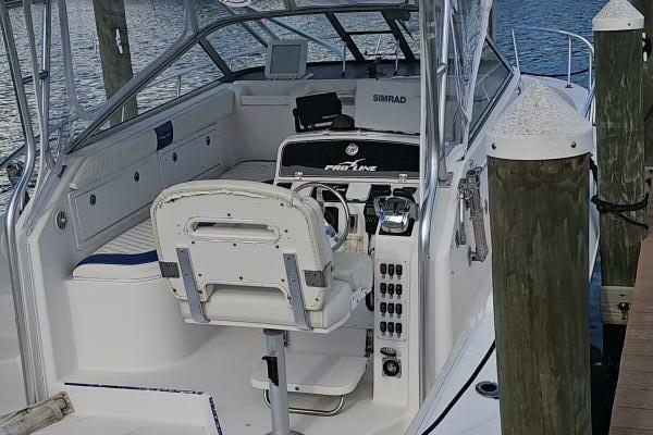 32ft Pro Line Yacht For Sale