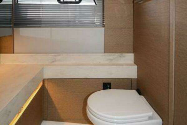 Prestige 520 Flybridge Yacht For Sale