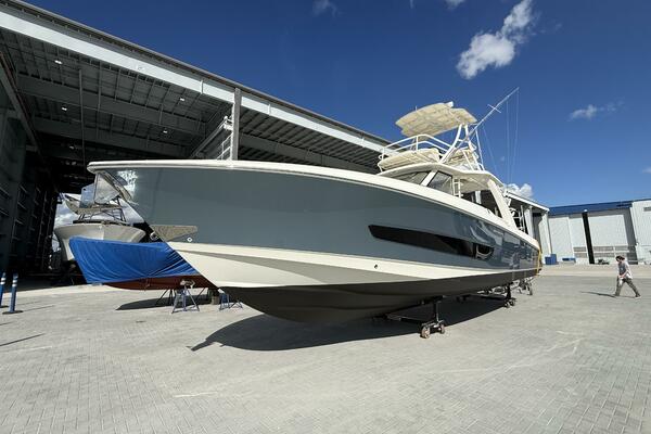 42ft Boston Whaler Yacht For Sale
