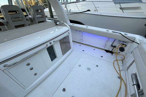 Boston Whaler 420 Outrage Yacht For Sale