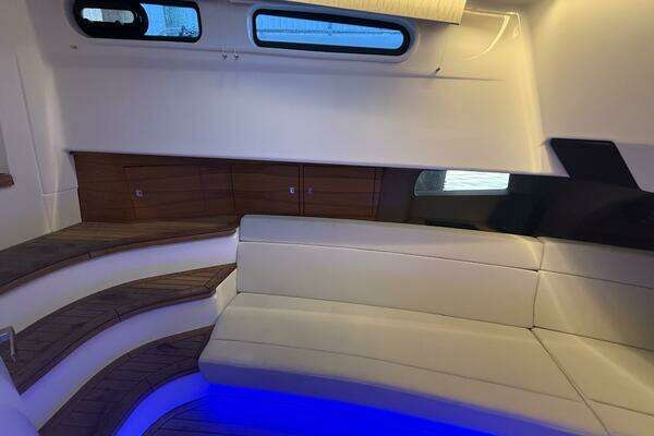 Boston Whaler 420 Outrage Yacht For Sale