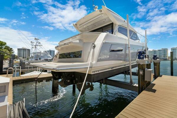 LUCKY ONE 46ft Prestige Yacht For Sale