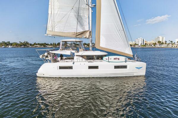 White Heron 46ft Lagoon Yacht For Sale