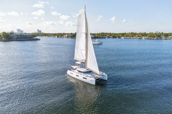 White Heron 46ft Lagoon Yacht For Sale