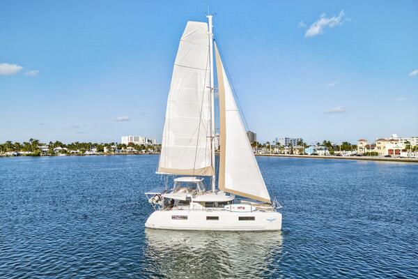 White Heron 46ft Lagoon Yacht For Sale