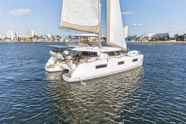 White Heron 46ft Lagoon Yacht For Sale