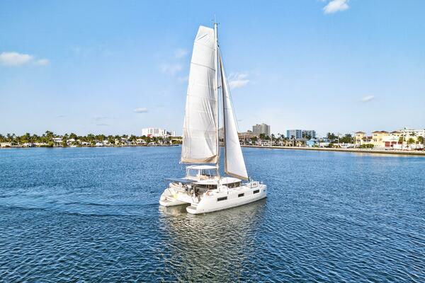 White Heron 46ft Lagoon Yacht For Sale