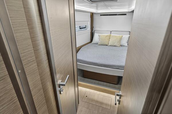 White Heron 46ft Lagoon Yacht For Sale