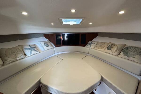 38ft Pursuit Yacht For Sale