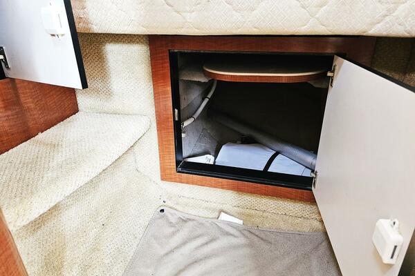 30ft Sea Ray Yacht For Sale