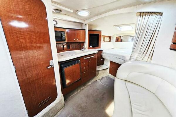 30ft Sea Ray Yacht For Sale